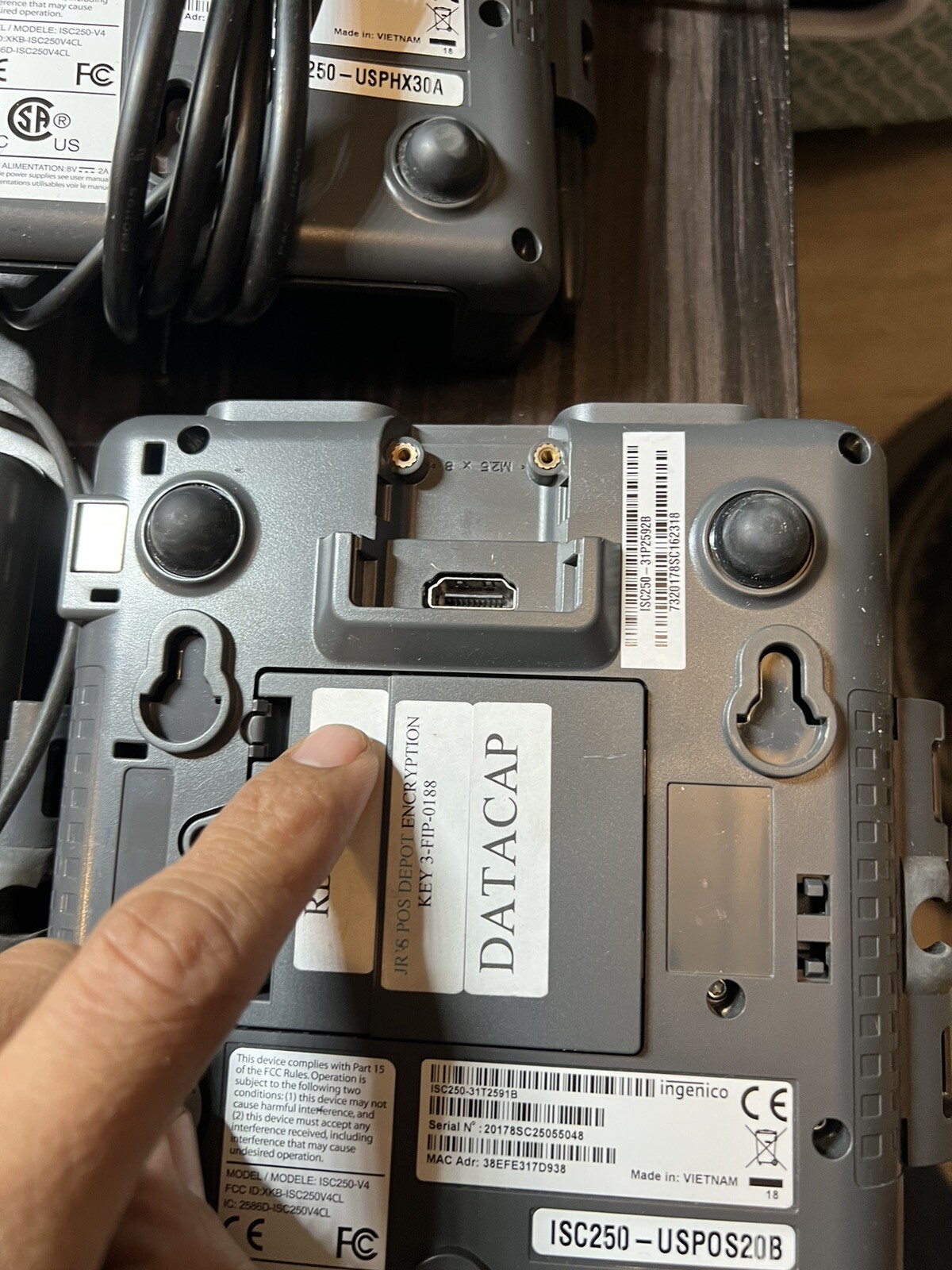 LOT OF (7))Ingenico ISC Touch 250