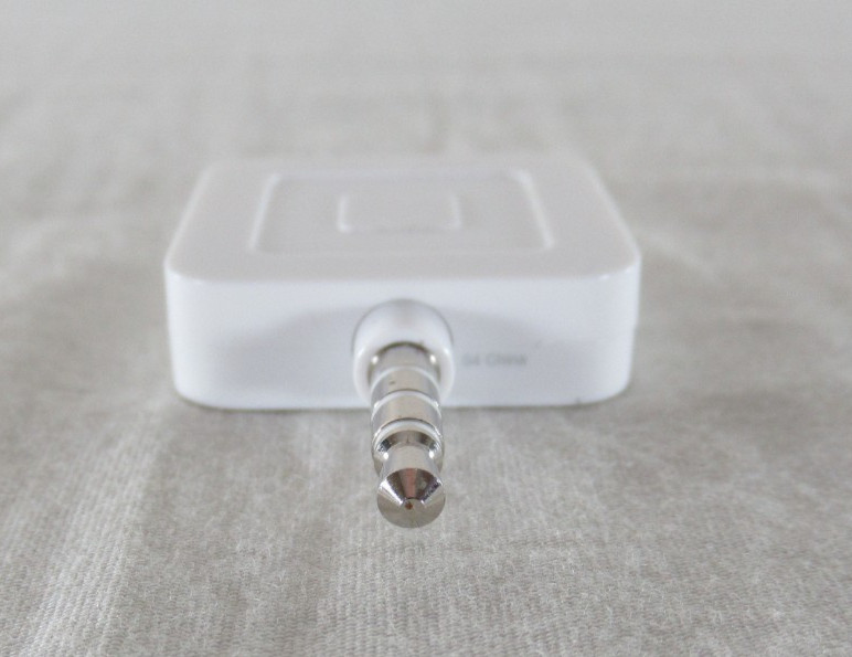 Square Reader POS Credit Card Swipe Mobile Magstripe 3.5 AUX Headphone Jack 2013