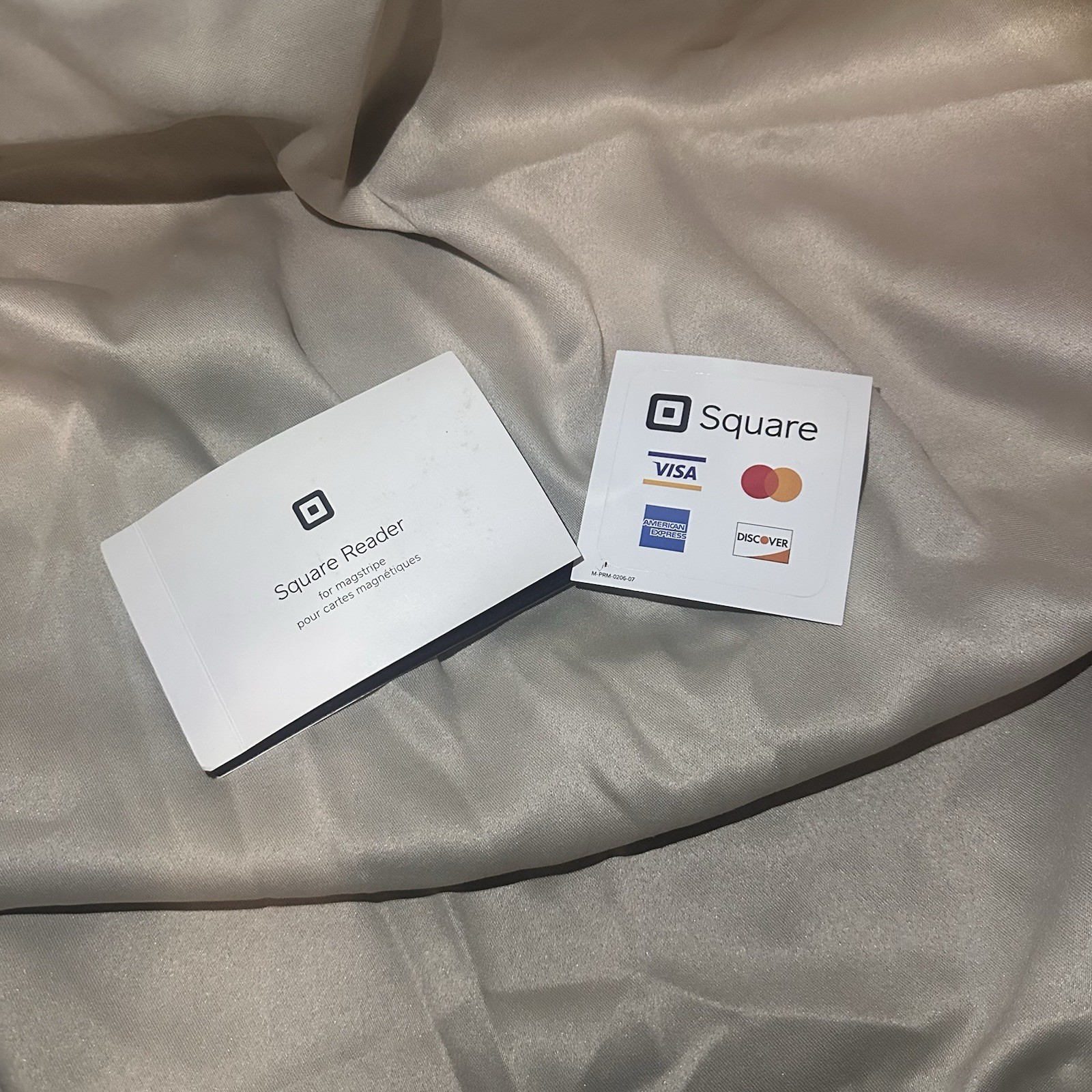 NEW Square Card Tap Reader for Magstripe (Lightning Connector) Apple Devices