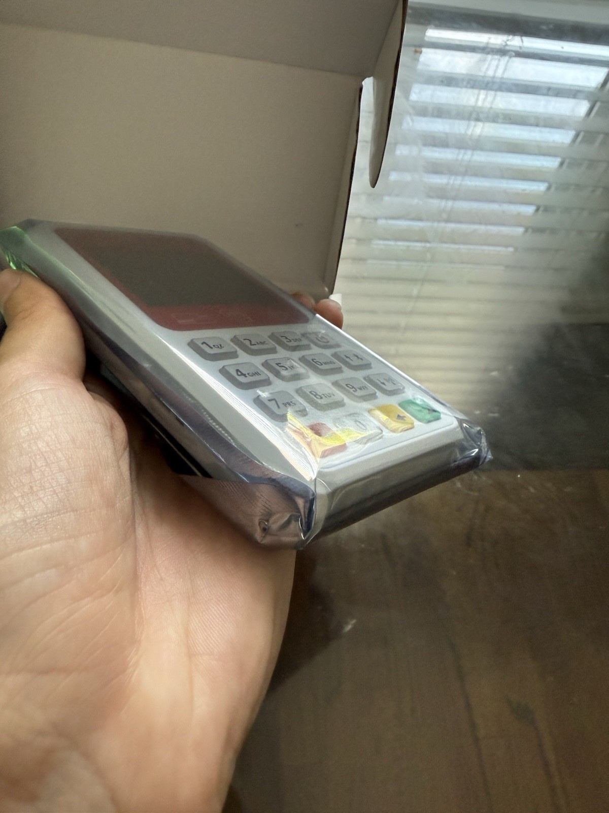 Castles Technology MP200 EMV Credit Card Reader MP200-HW-v1.05 Wi-Fi Bluetooth