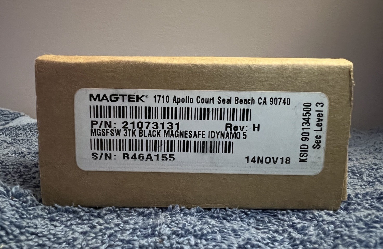 Magtek Magnesafe iDynamo 5 iPhone & iPad Credit Card Reader w/Adapters 21073131