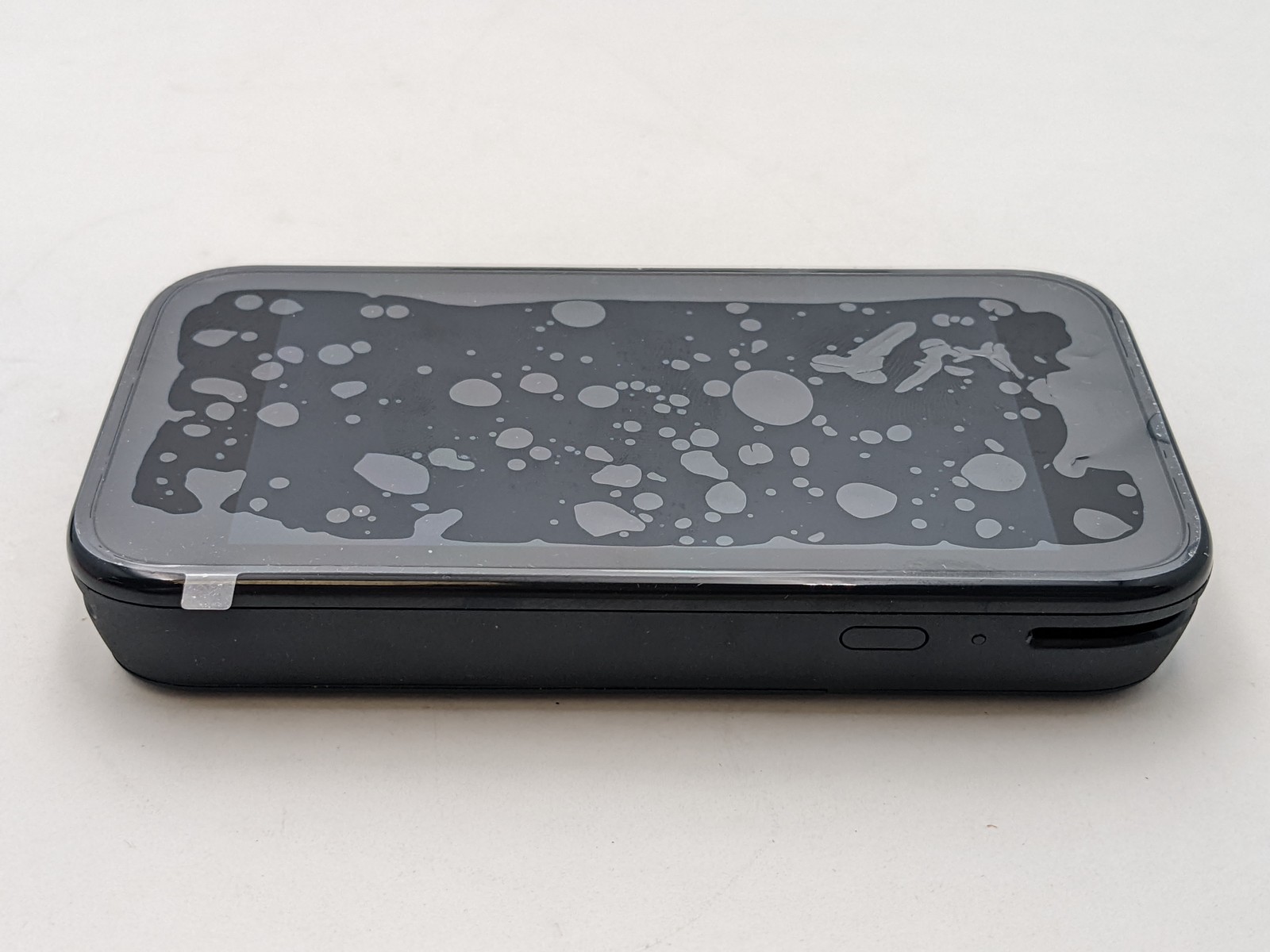 Adyen AMS1 Point of Sale Terminal with Charging Dock – (10517006 / 10095000)