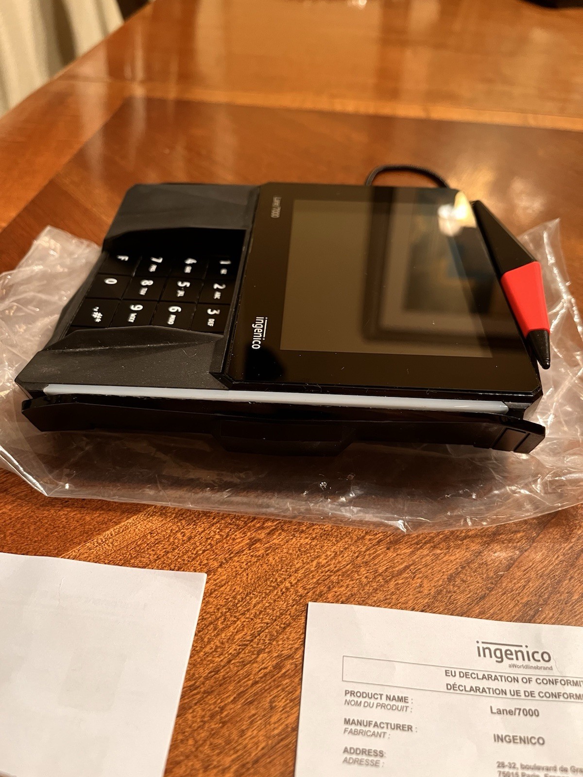 Ingenico Lane 7000 Credit Card Payment Terminal POS EMV NFC PIN Pad Turns On
