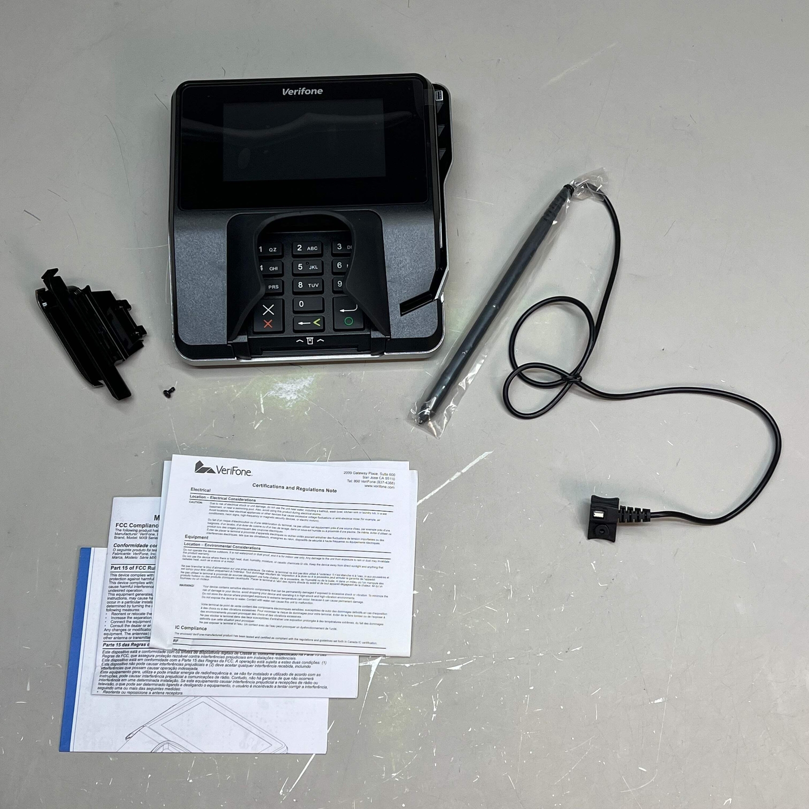 VERIFONE Payment Terminal 400 MHz/256 MB RAM Ethernet 4.3″ Black M132-409-01-R