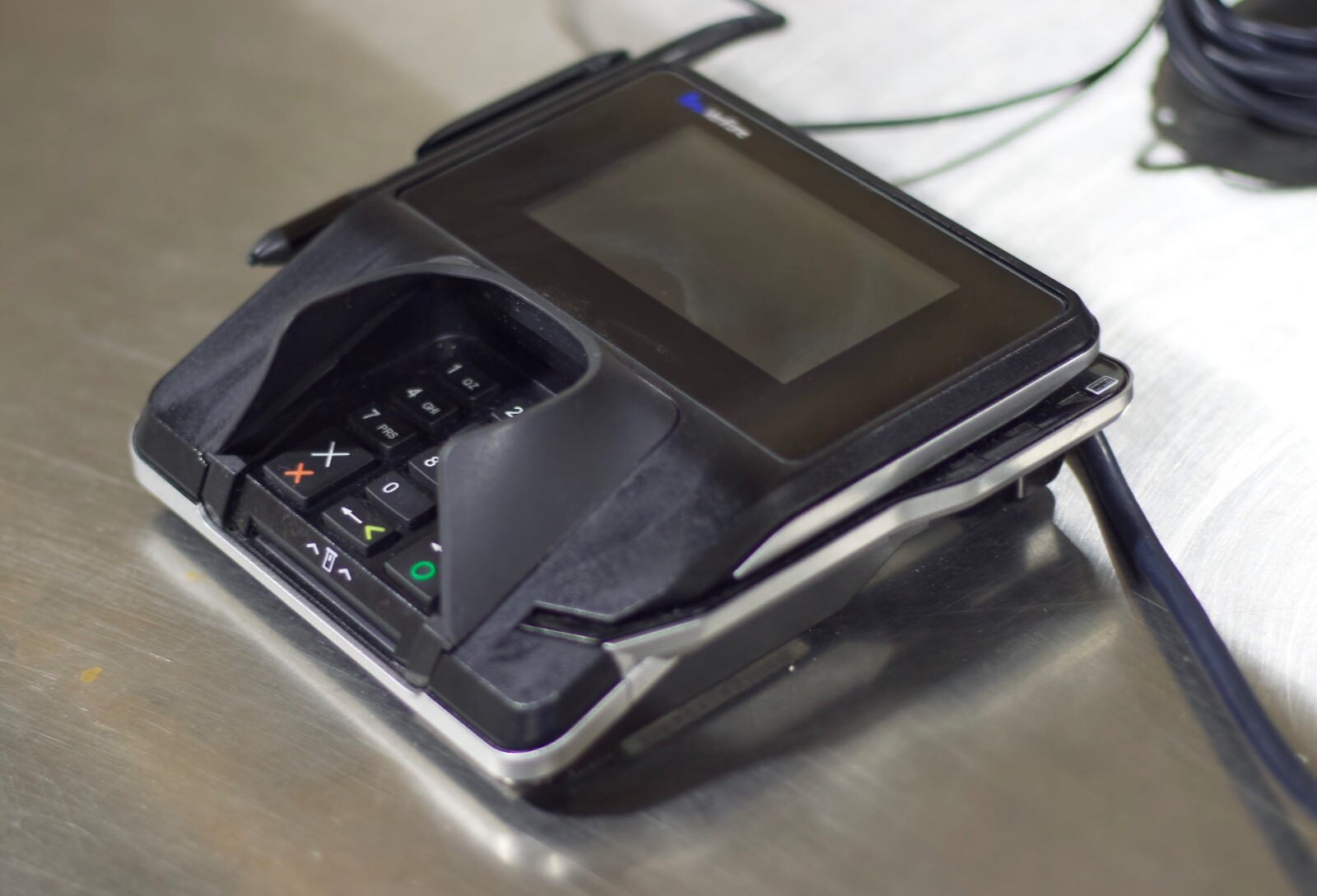 Verifone MX915 Credit Terminals W/Chip Reader M132-409-01-R with Ethernet Switch