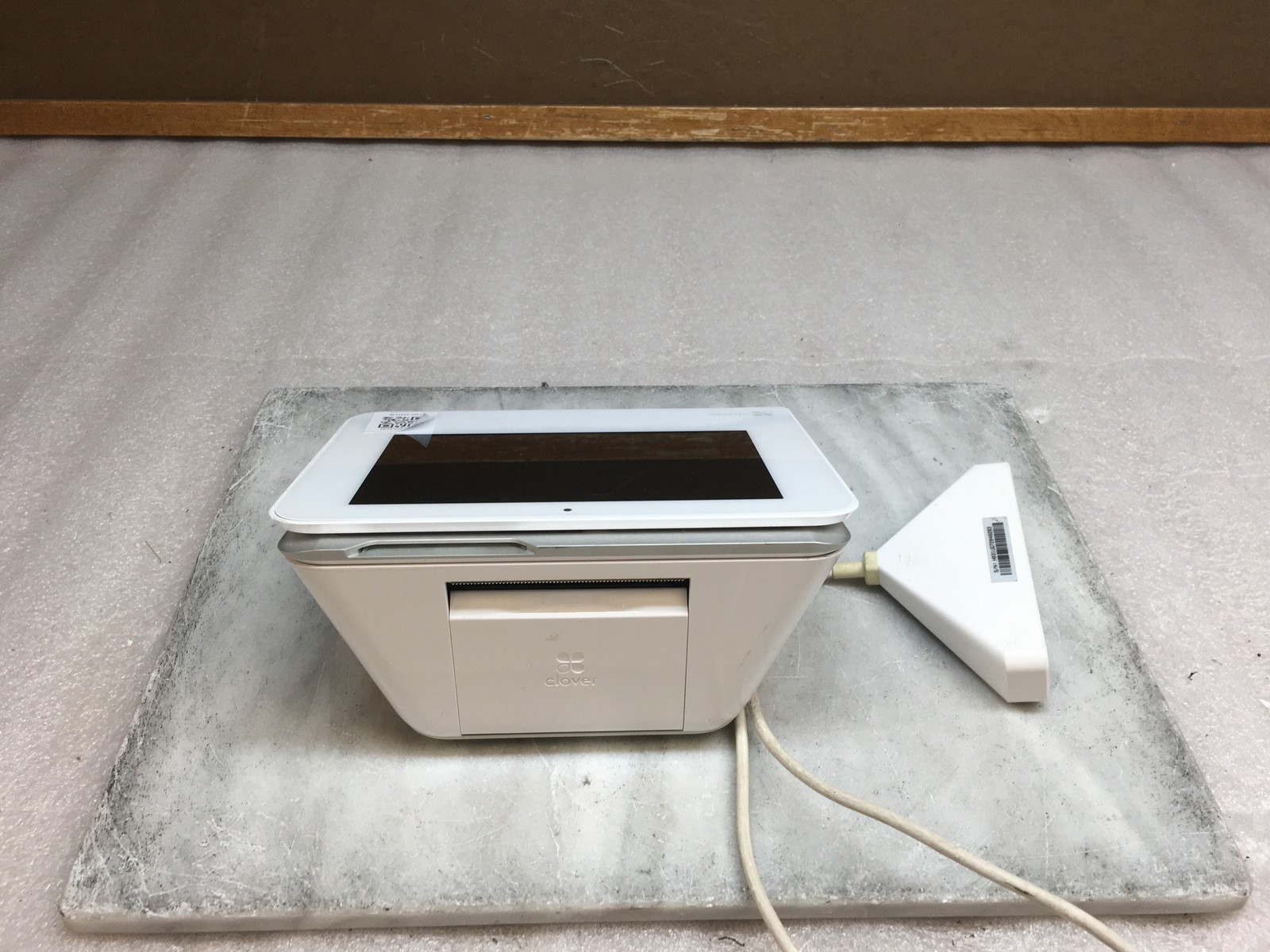 Clover Mini C305 POS System/Credit Card Terminal and Triangle Hub