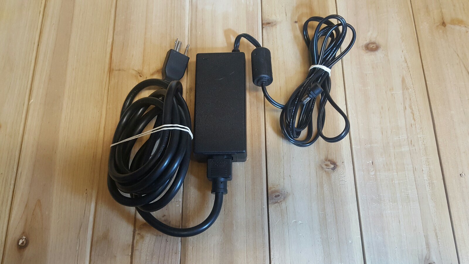 Verifone Part No. CPS10936-3K-R Model: AU1360903n Adapter I.T.E Power Supply