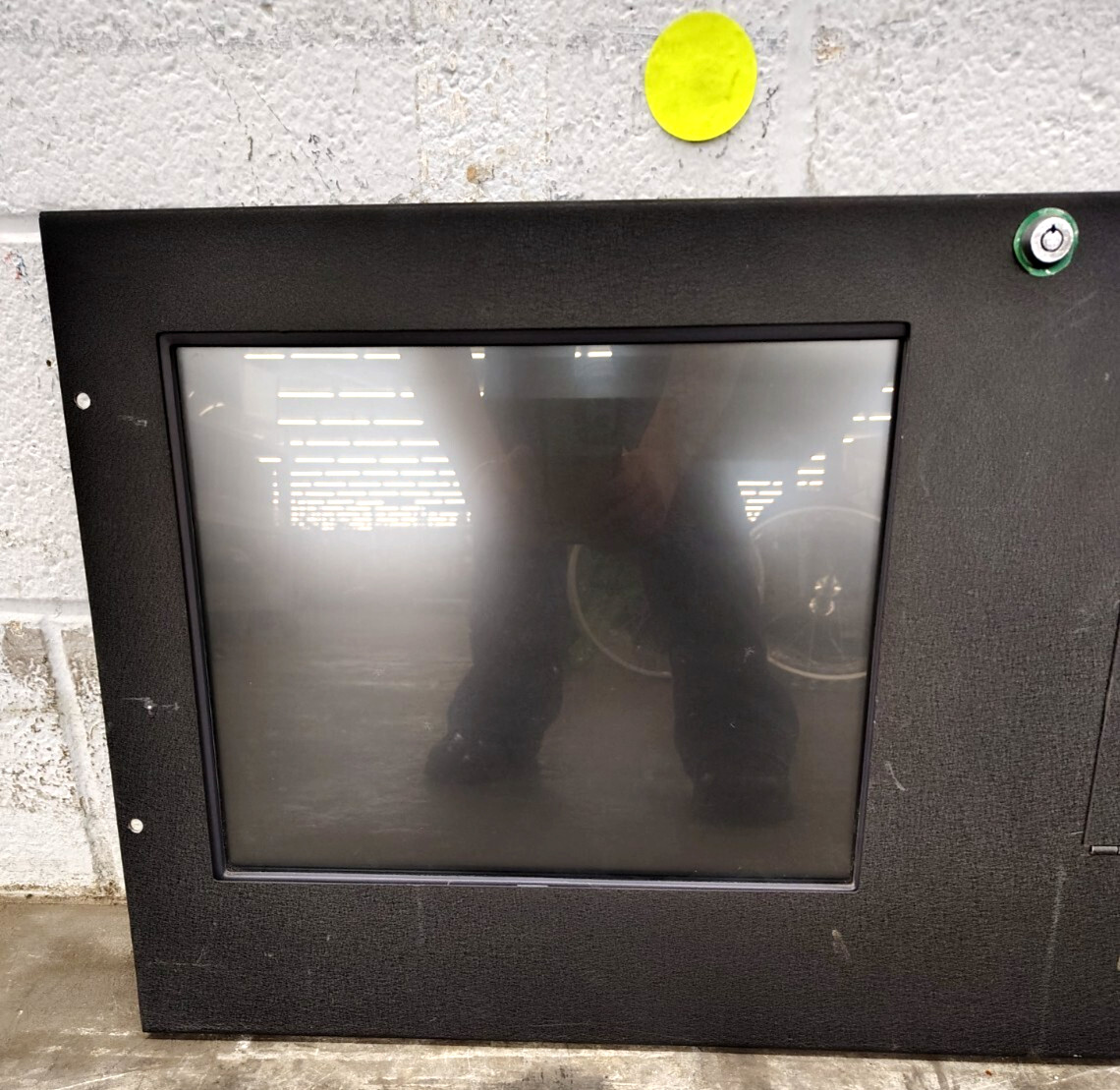 SELF-SERVICE INTERACTIVE TERMINAL W/ELO TOUCH SCREEN ET1715L-8CWA-1-G