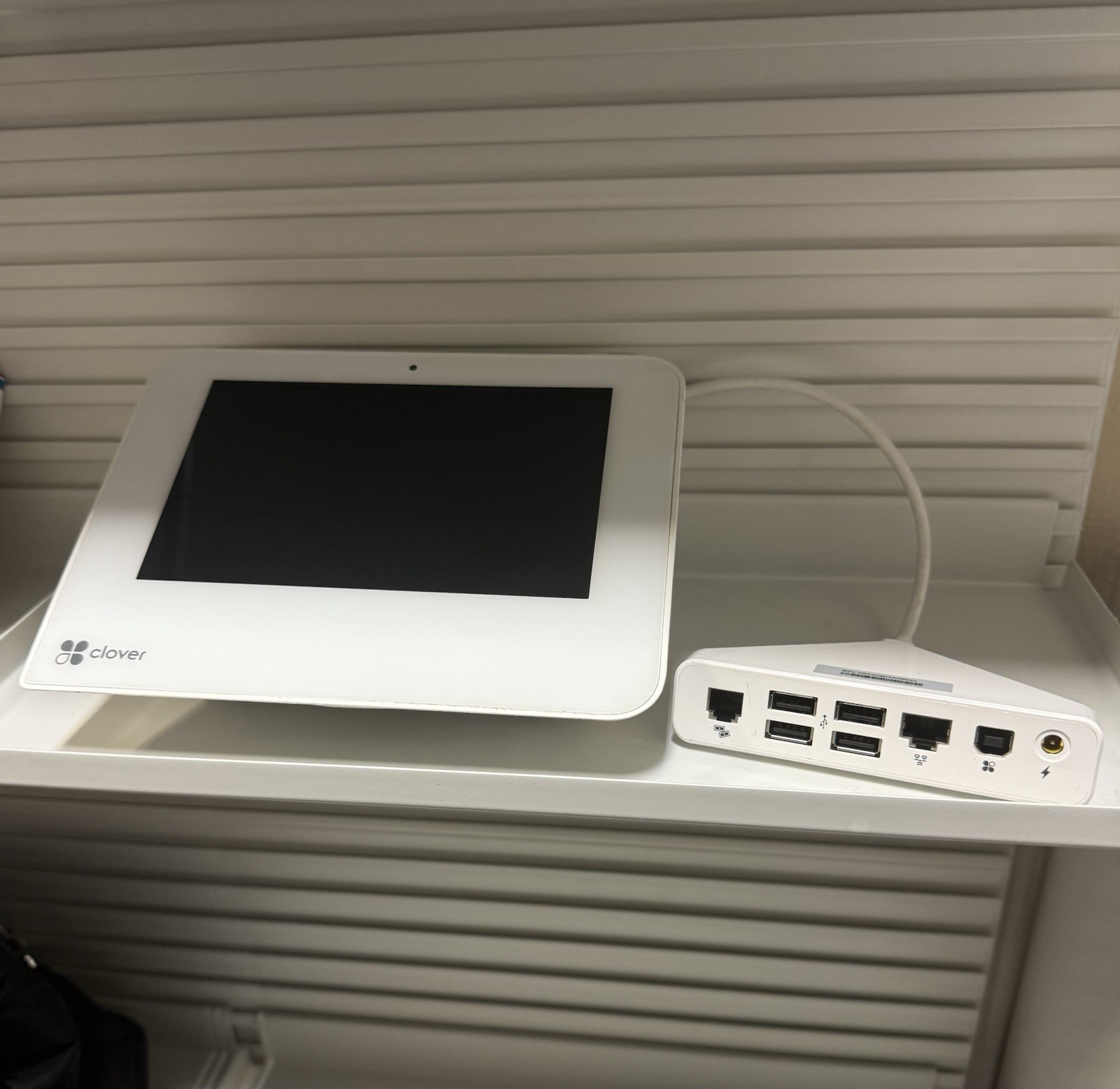 Clover Mini C302u Credit Card Reader POS System w/ OEM Mini Port Hub