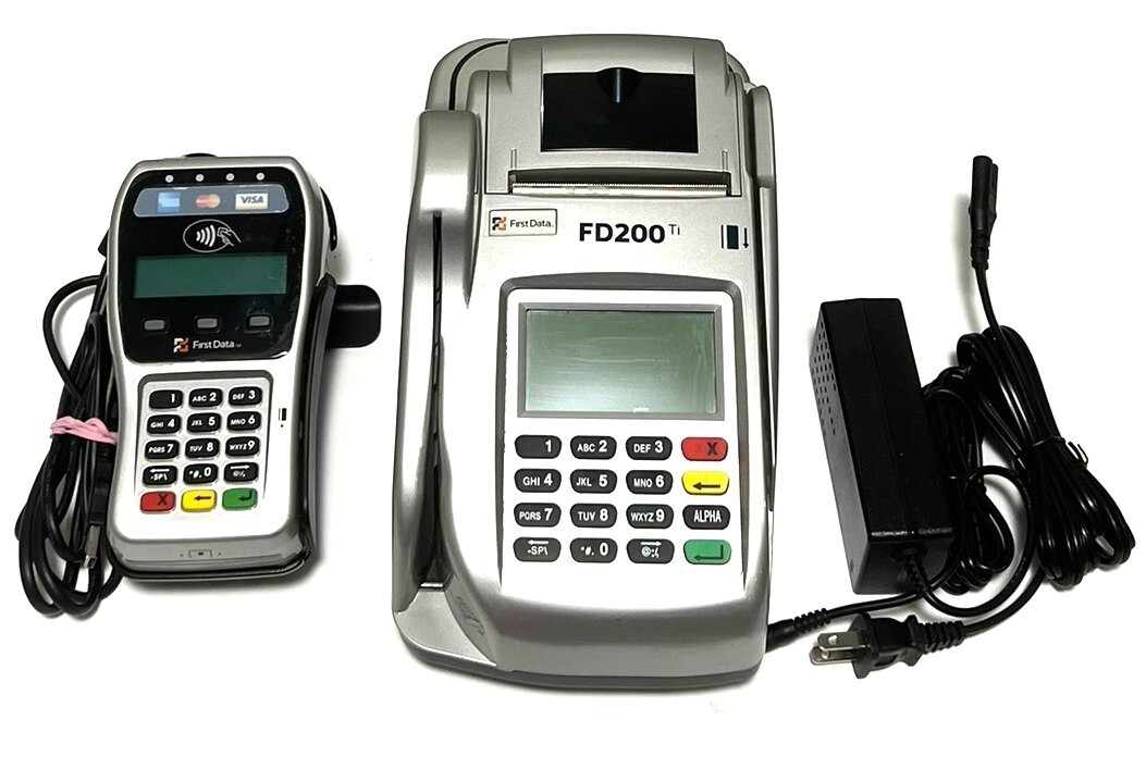First Data FD200 Touchscreen Credit Card Terminal w/FD-35 Pin Pad Card Reader