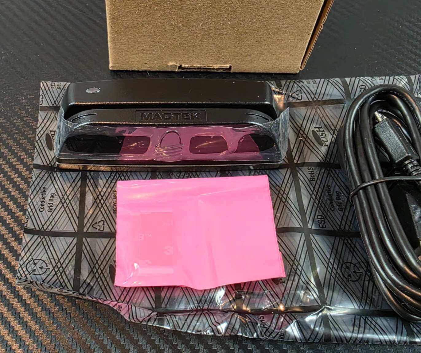 MagTek Dynamag Magnesafe Triple Track Magnetic Stripe Swipe Reader #21073062