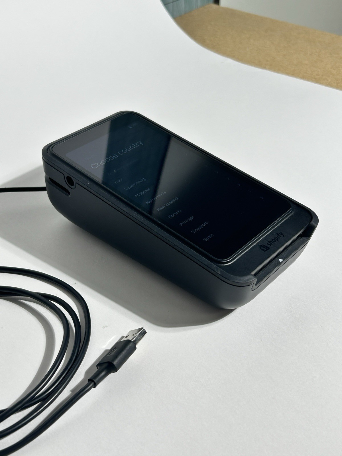 Shopify POS Go Handheld Card Reader Terminal (Card reader + terminal dock)