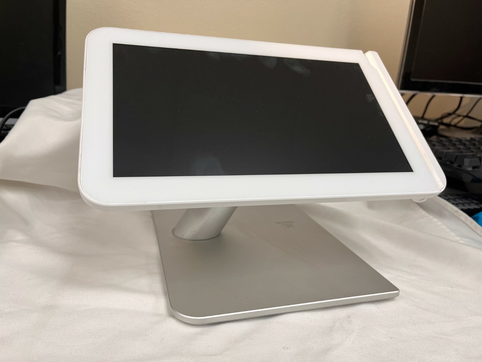 CLOVER POS 1.0 C100 SYSTEM POINT OF SALE STATION – AS IS MERCHANT LOCKED