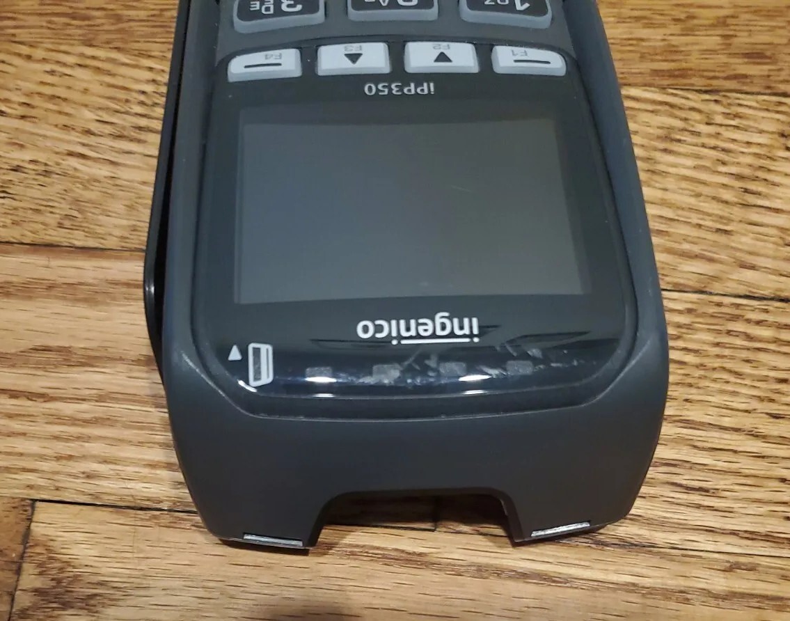 Ingenico iPP350 Black LCD Display 15-Keys Magstripe USB Powered Payment Terminal