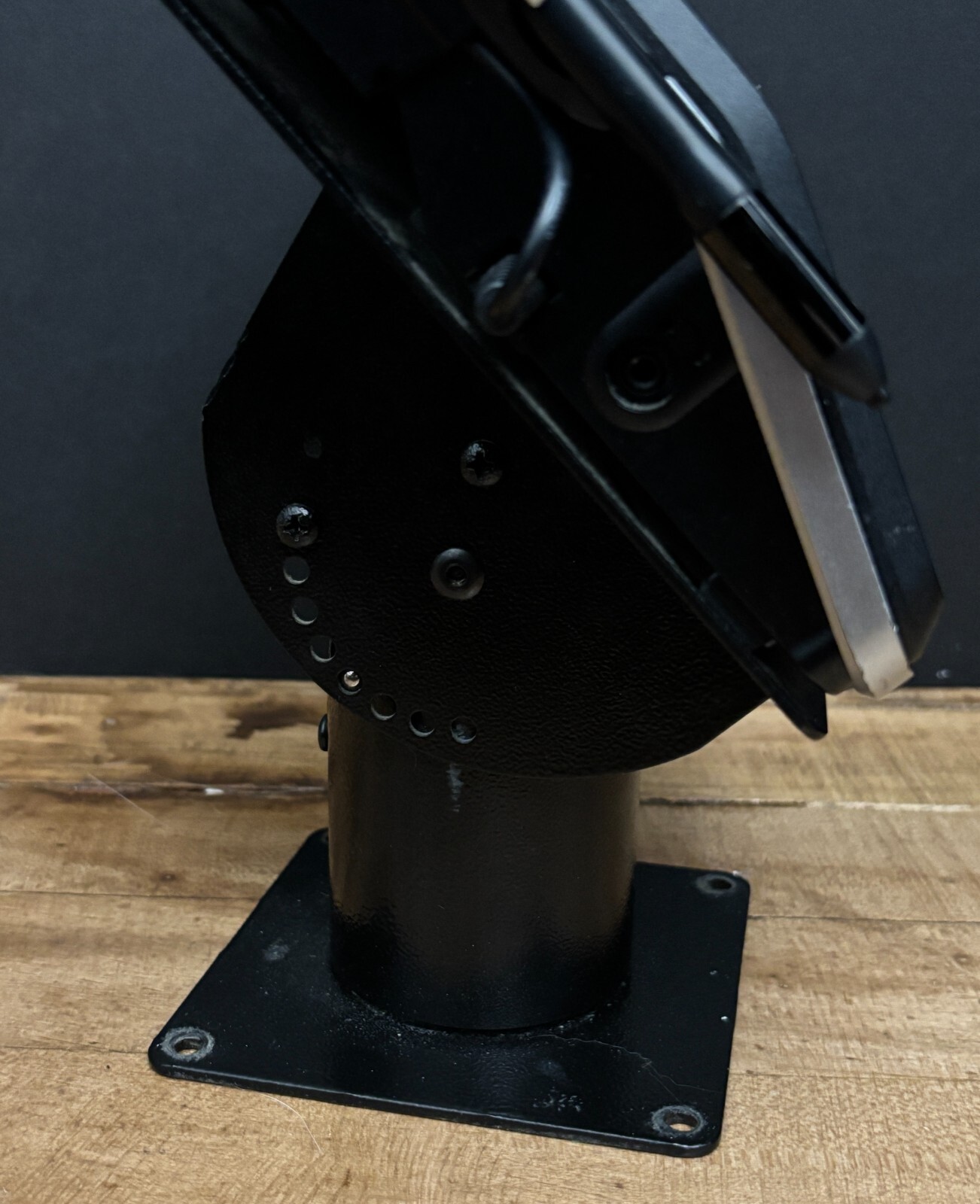 VeriFone MX 915 Card Terminal with swivel stand base (A)