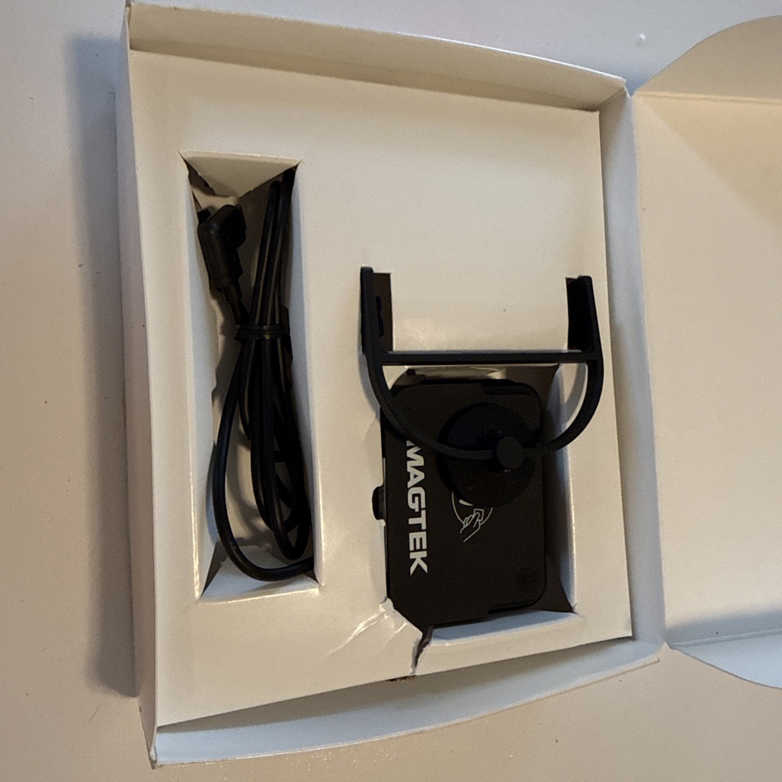 Magtek 21087023 iDynamo 6 Secure Mag/EMV Chip Mobile USB-C Credit Card Reader