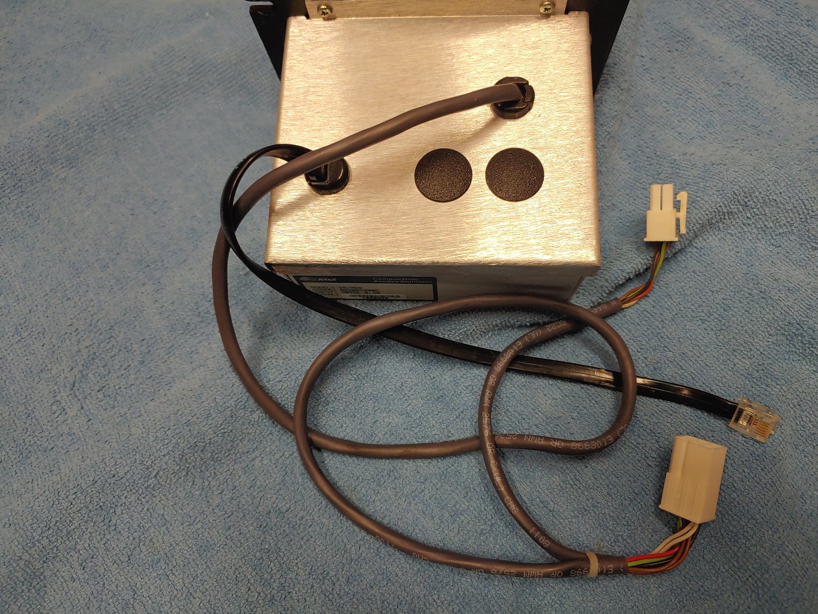 AT&T model: Vr/Mdb Vending card Reader 30VDC .3A Hpn-823-004-000 Rev: C