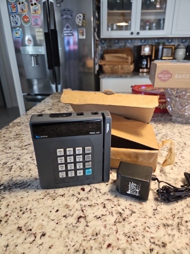 VeriFone Tranz 330 Credit Card Terminal /w Power Cable – Tested