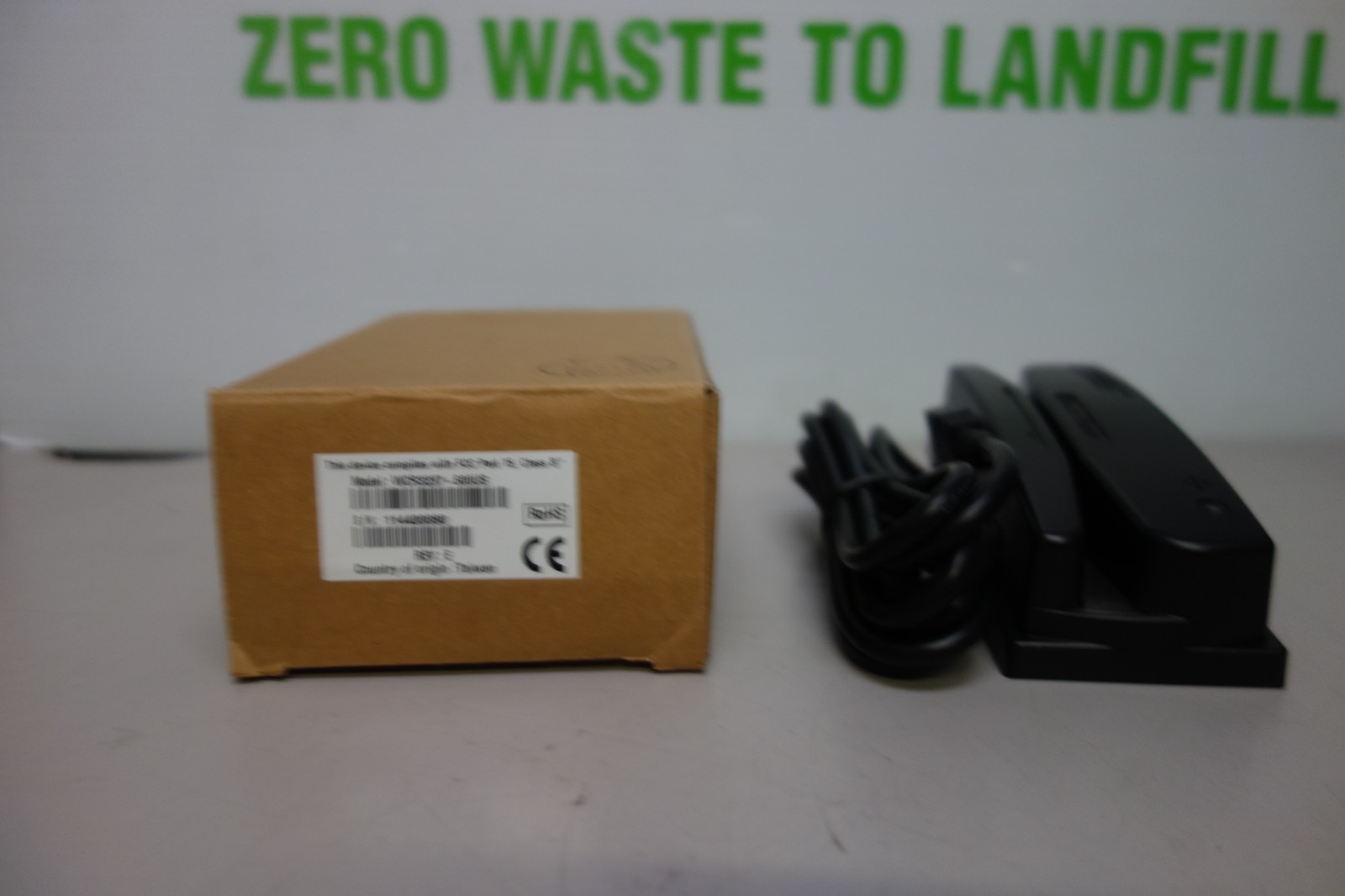 ID TECH WCR3237-600U Magnetic Stripe Barcode Badge Card Reader