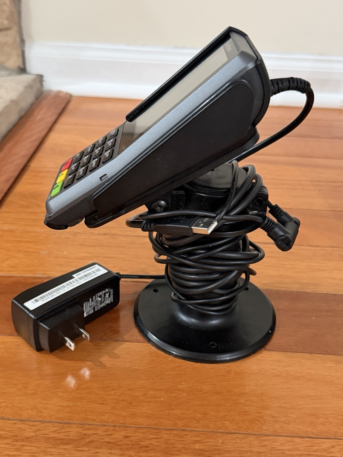 Verifone P400 Wired Credit Card Terminal w/ Stand