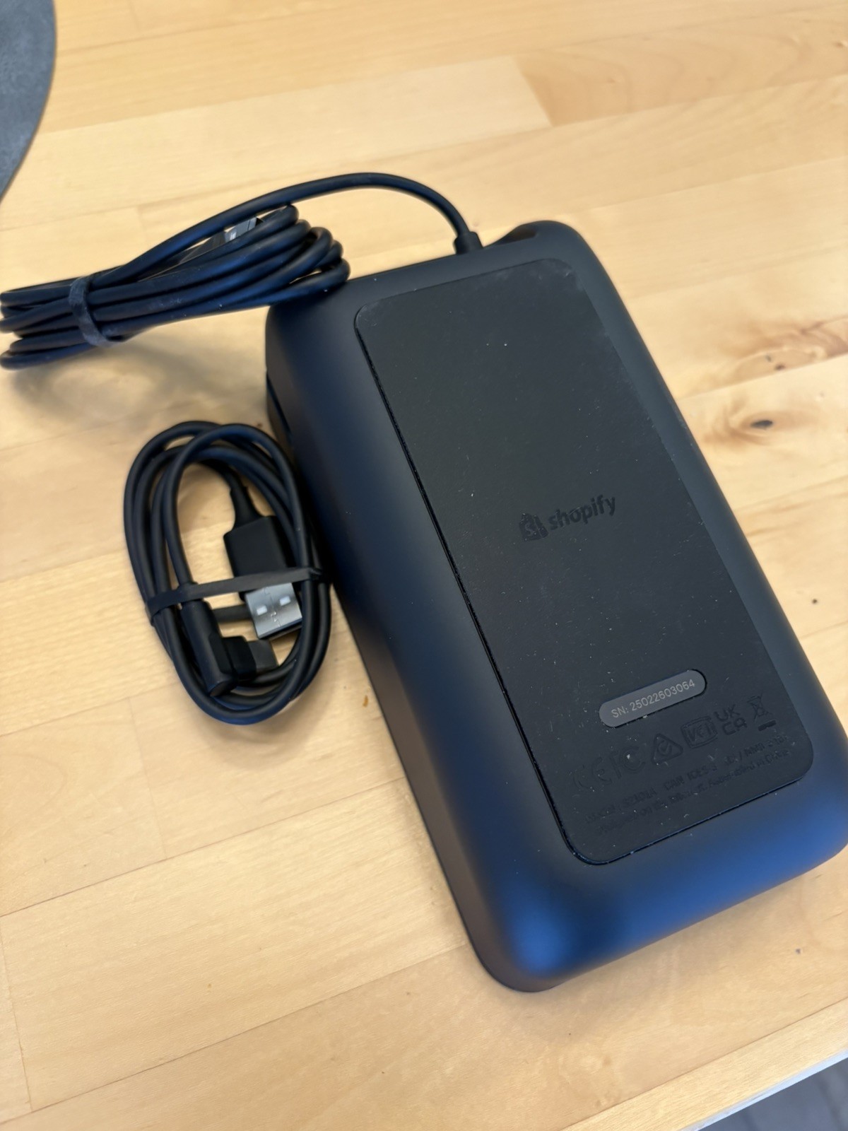 Shopify POS Go Handheld Card Reader Terminal (card reader + terminal dock)