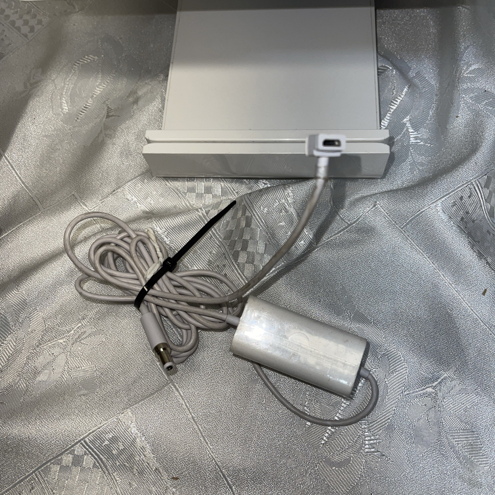 Square Stand for iPad – White Model #S025