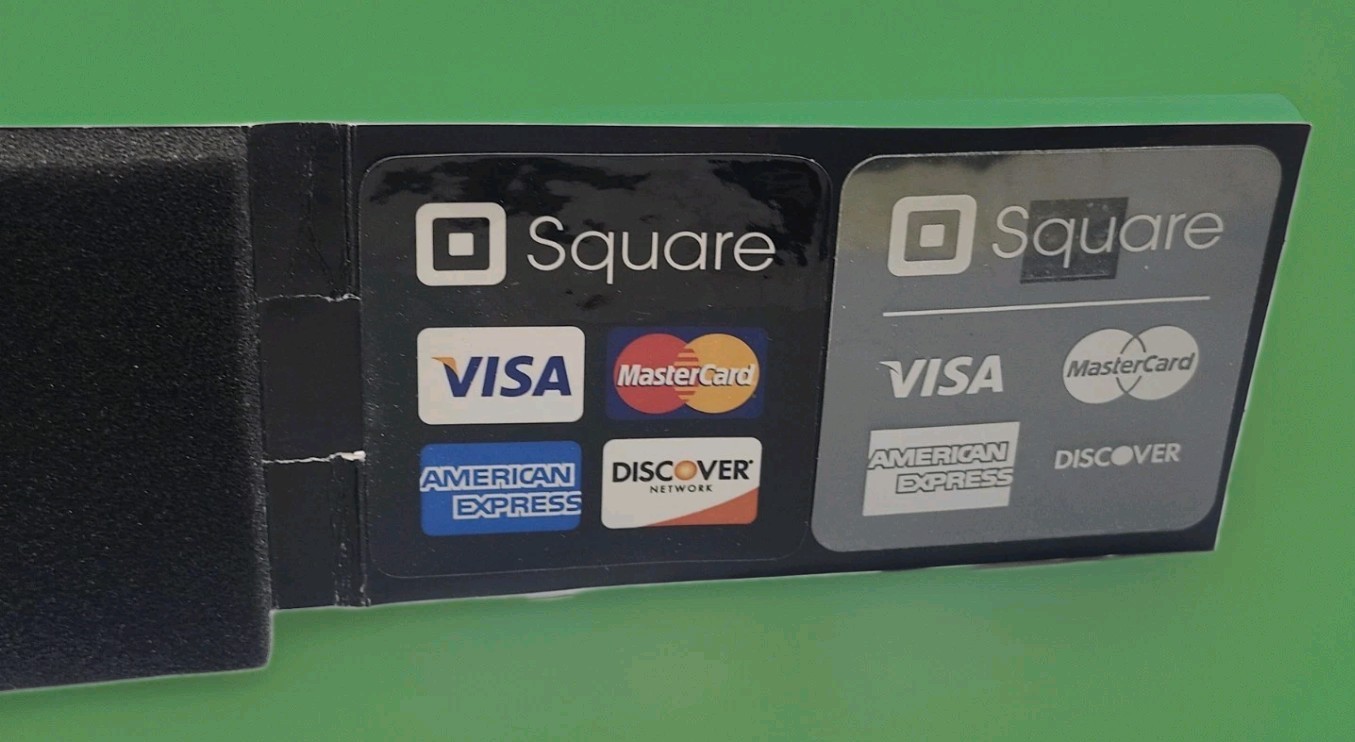 Square Card Reader Device For The I-phone Andriod Or Tablets