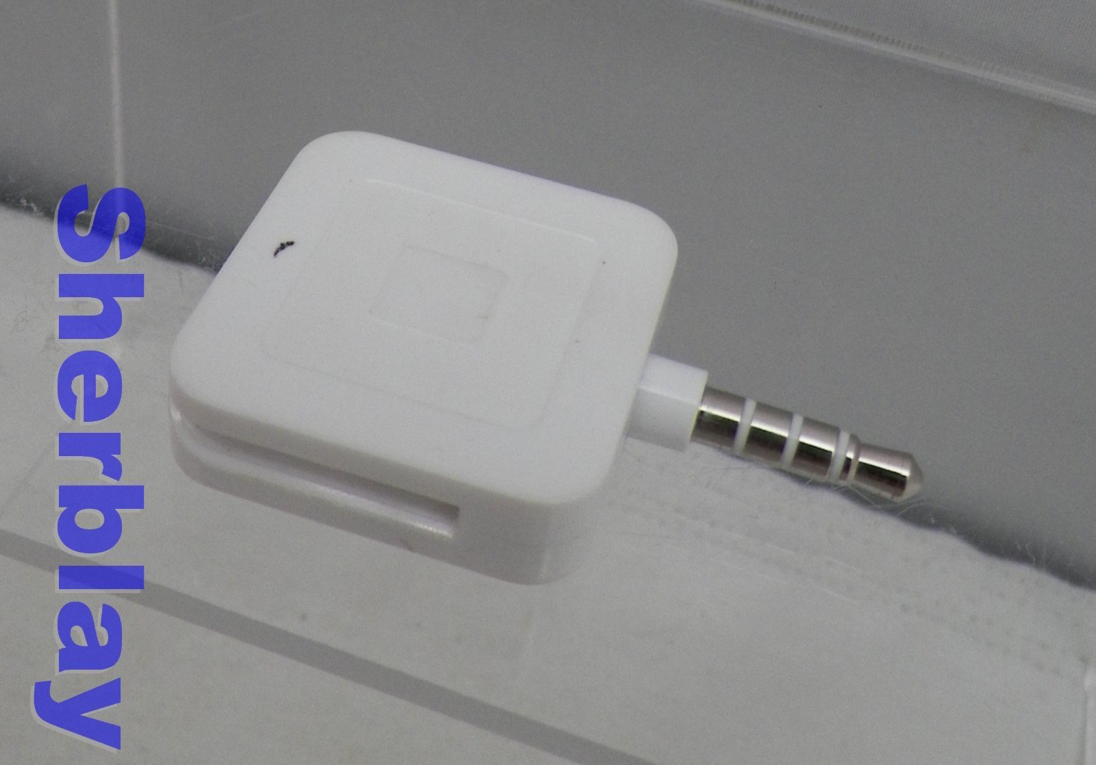 Square Plug-In Credit Debit Card Reader – White for Apple iPhone and iPad