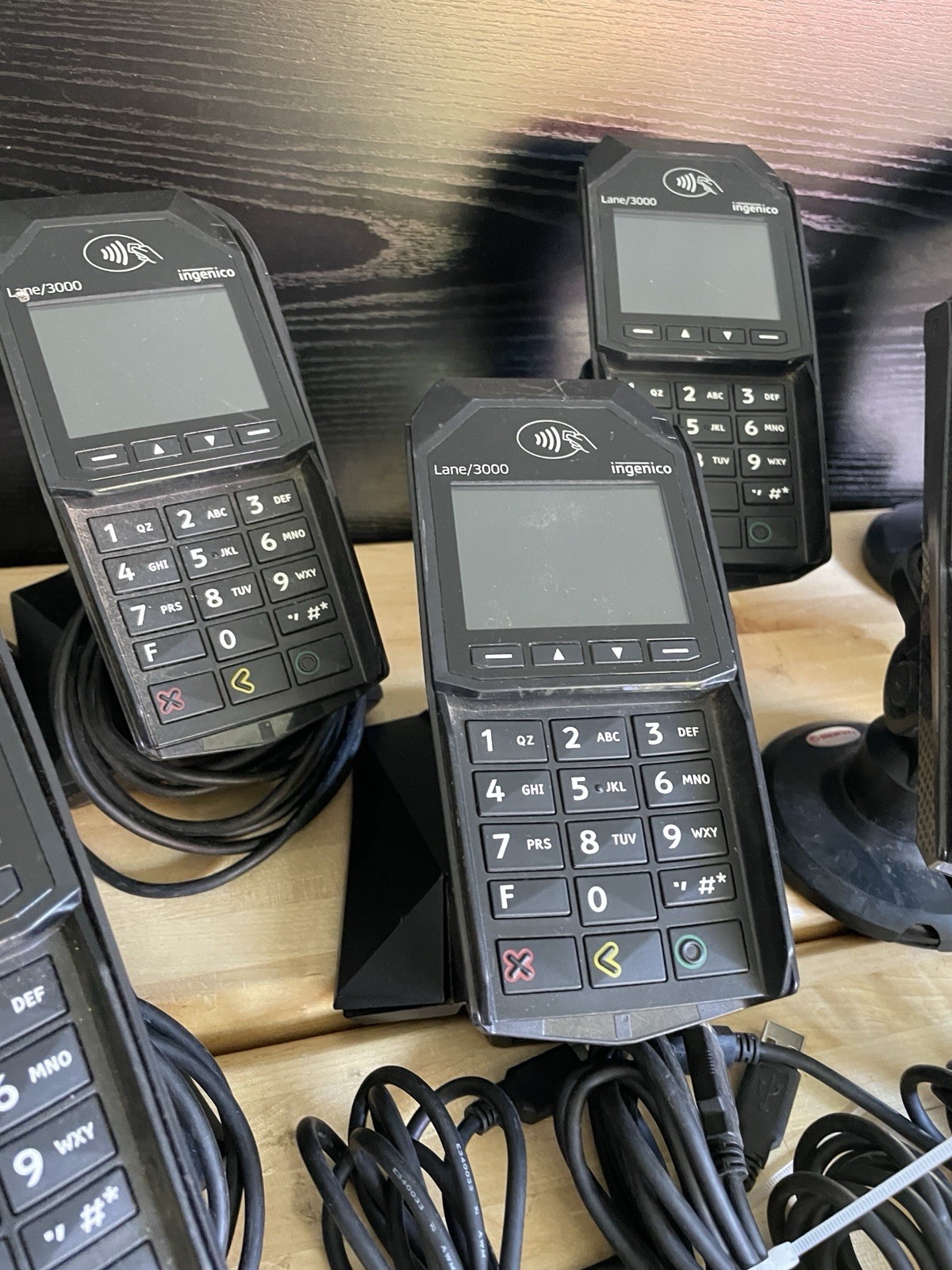 Lot of 8 Ingenico Lane/3000 Payment Terminal Credit Card Touch Tap POS