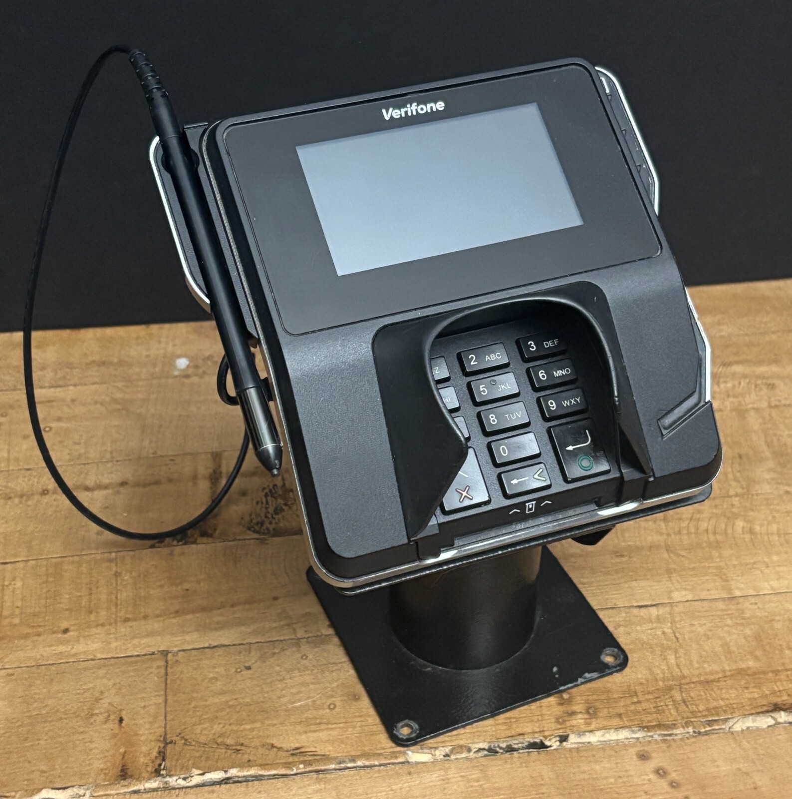 VeriFone MX 915 Card Terminal with swivel stand base (C)