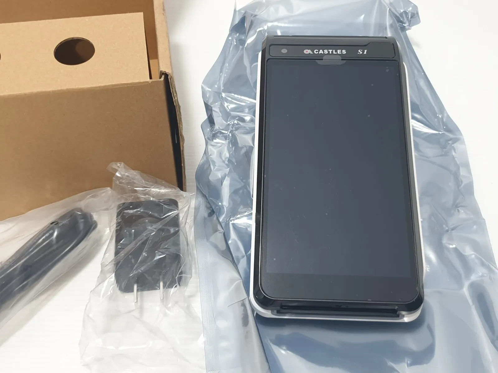 Castles S1 SATURN1000 Android CARD Terminal 5.5_ LCD DISPLAY