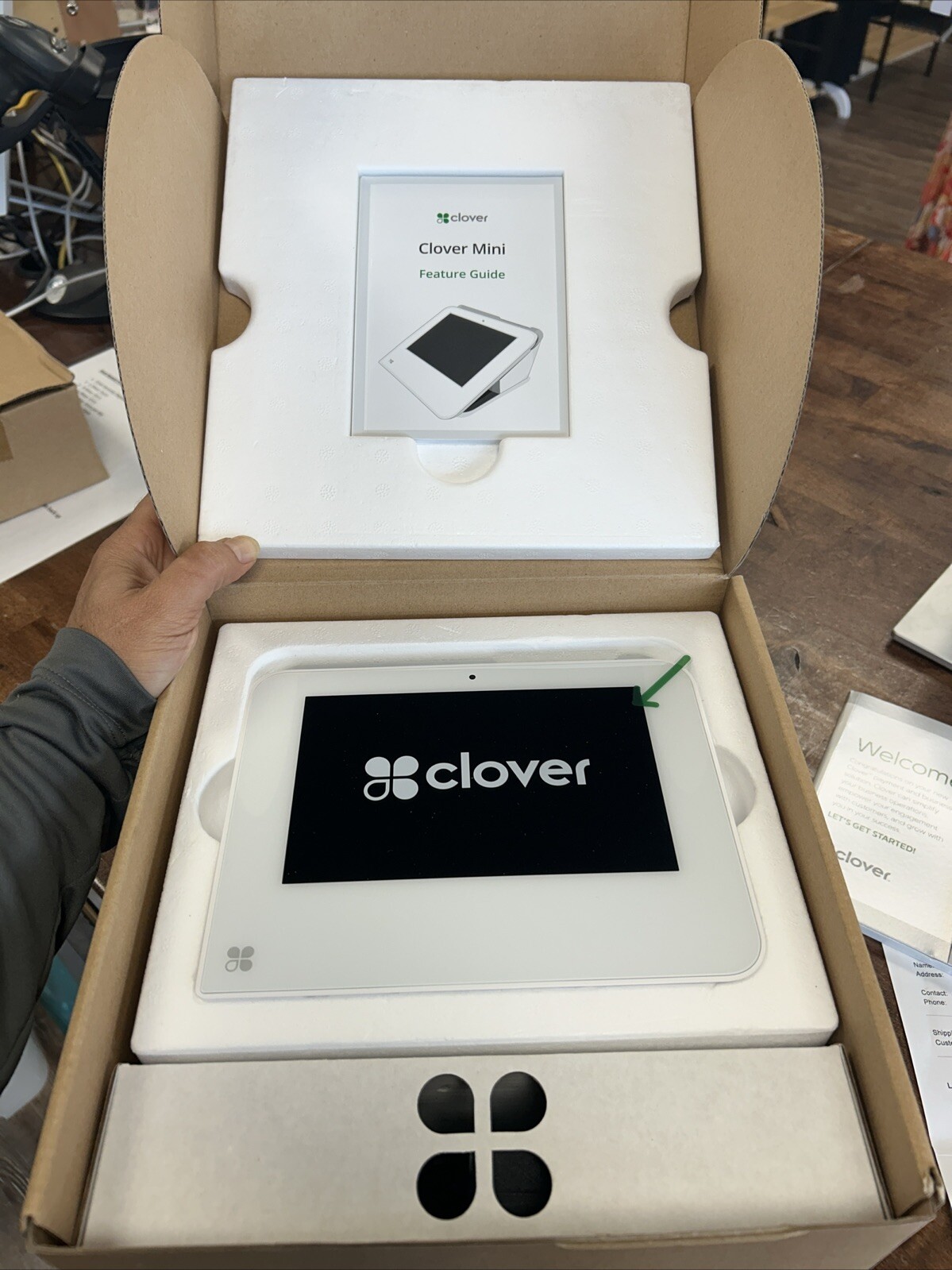 Clover Mini Wifi C300 Card Reader (NEW) w/Clover P100 printer (used)