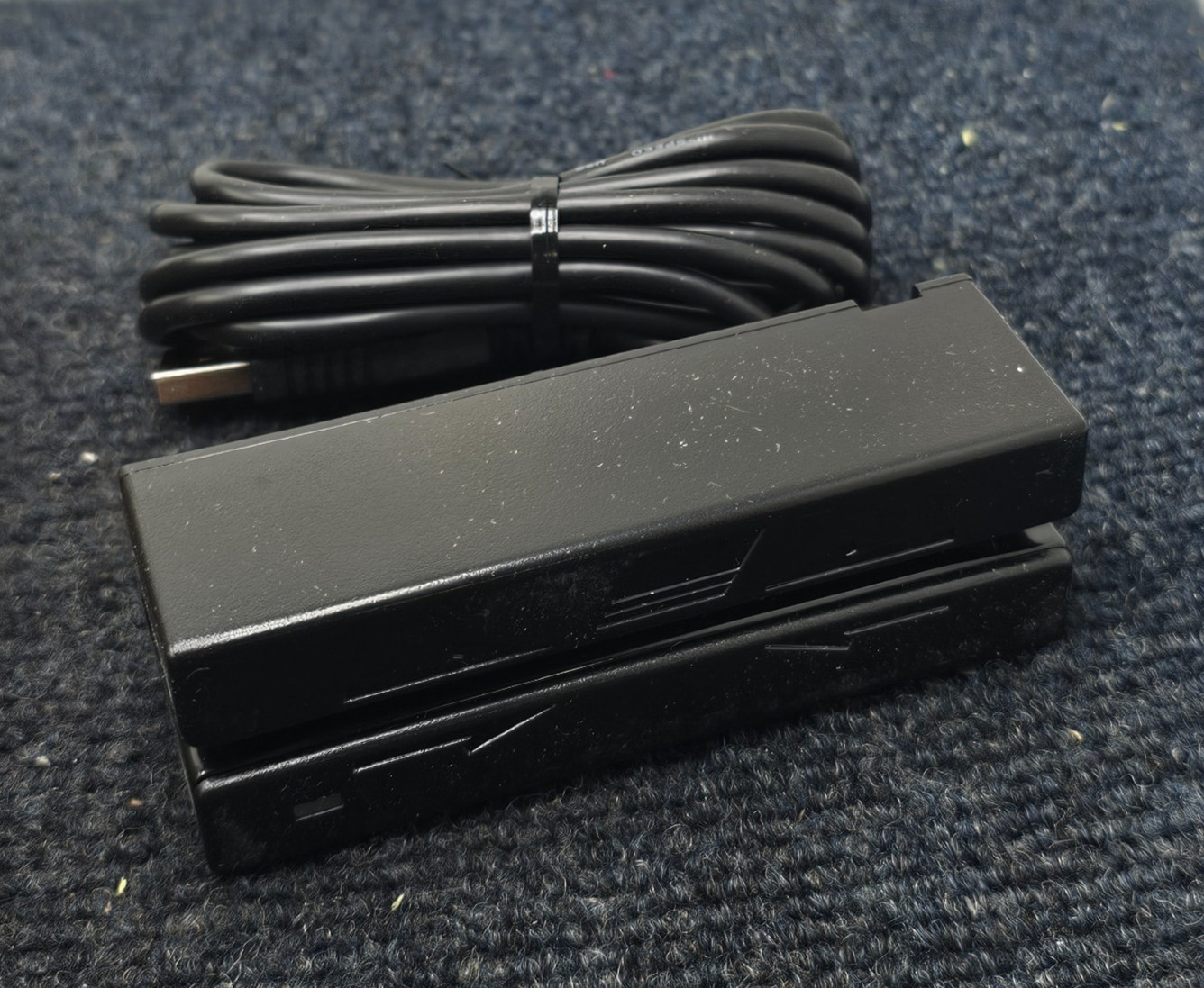 21040110: USB Mini Magnetic Credit Card Swipe Reader