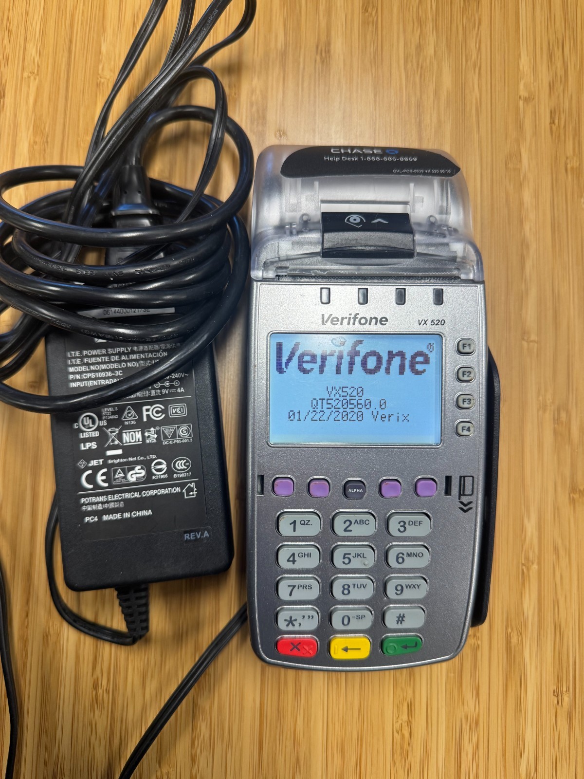 Verifone VX520 Credit Card Terminal POS Machine w/ Power Adapter