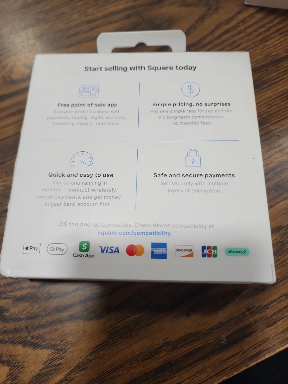 Square Credit Card Reader for Contactless Chip Machine 2nd Gen. damaged box