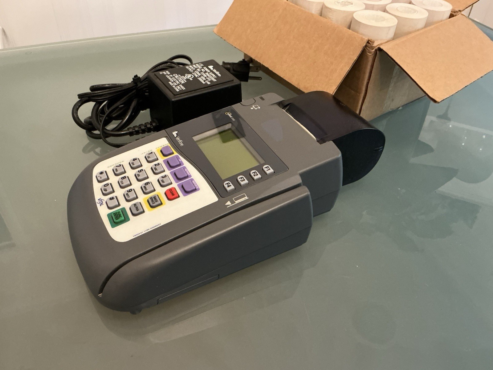 Verifone OMNI 3200 Credit Card Processor Terminal Printer & Case of Paper Rolls