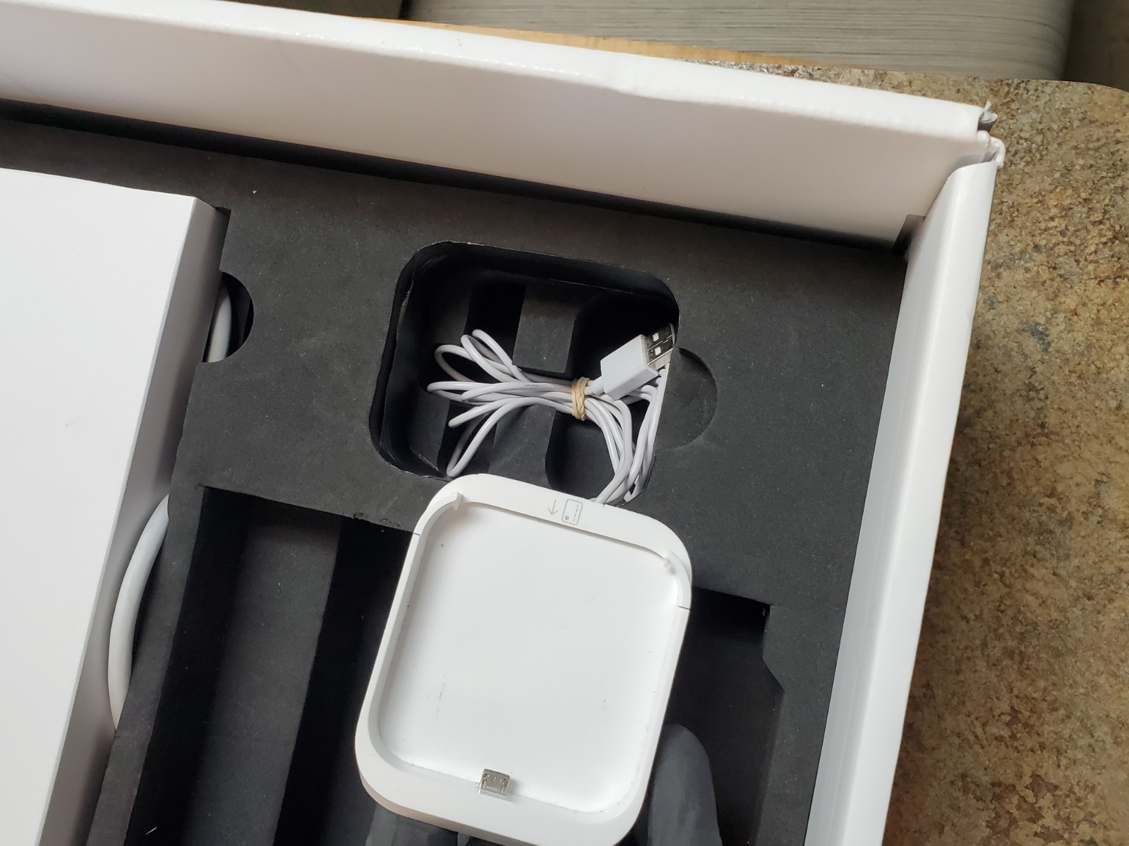 Square Stand iPad POS Credit Card Terminal Kit, Wired, Model S041U White