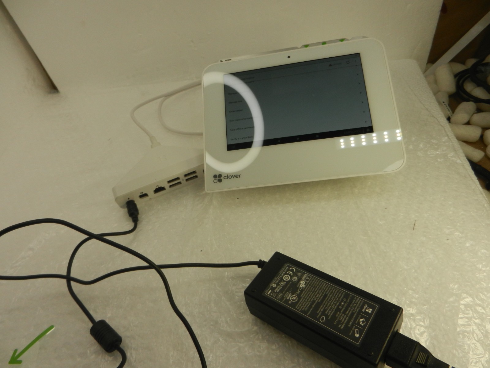 Clover Mini C302U POS System (Wi-Fi + Cellular) with USB Hub Excellent Condition