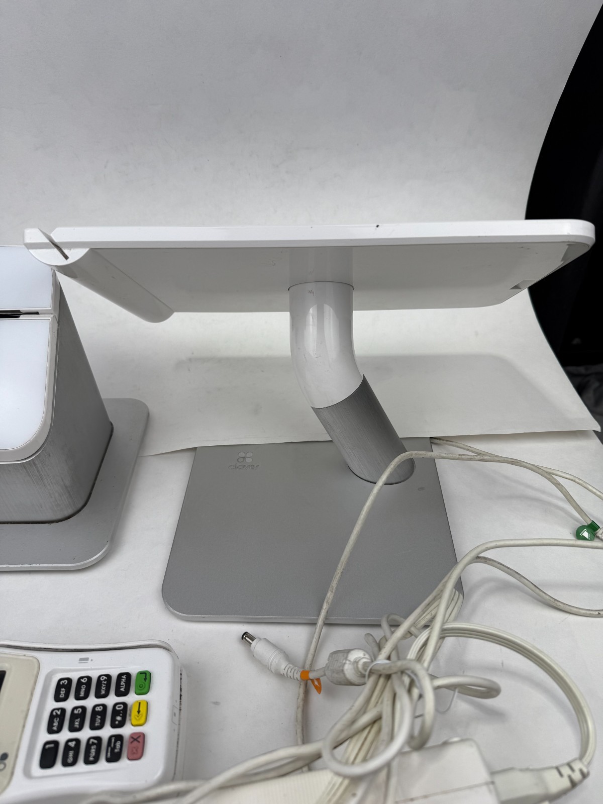 Clover Station POS All-In-One Monitor Screen Receipt Printer Card Reader
