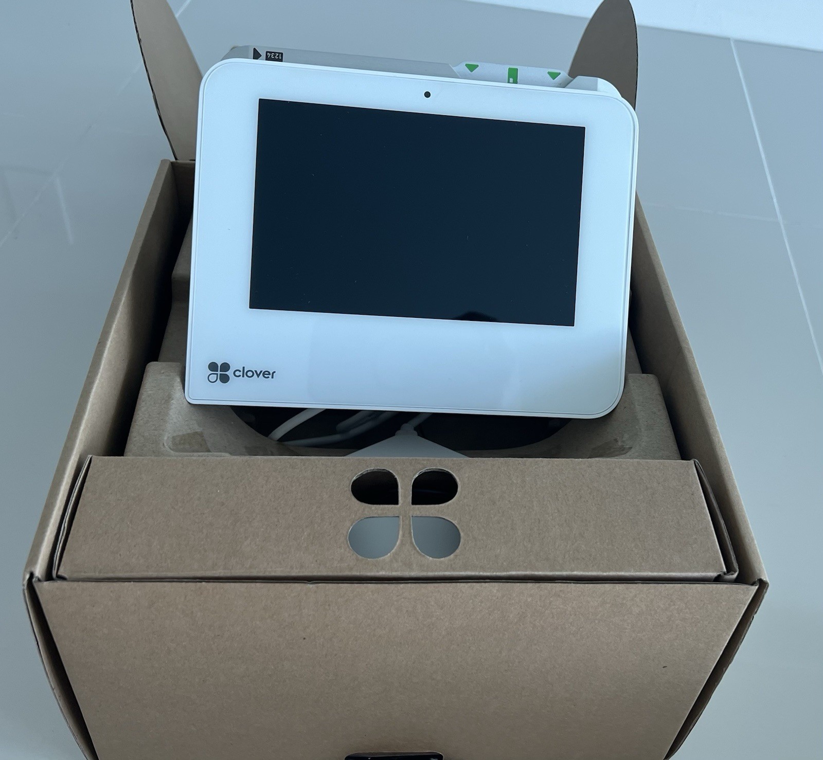 Clover Mini Wifi C300 – Card Reader / POS Point of Sale System w/ Power Supply
