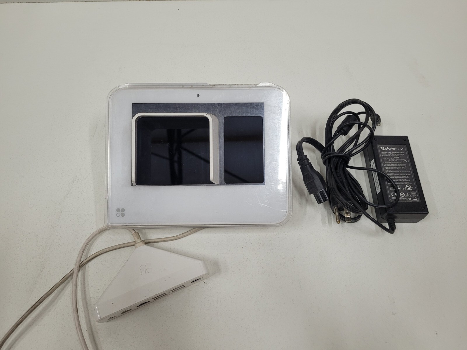 Clover Mini Wi-Fi C300 POS System w/ Triangle Hub & Power Cord