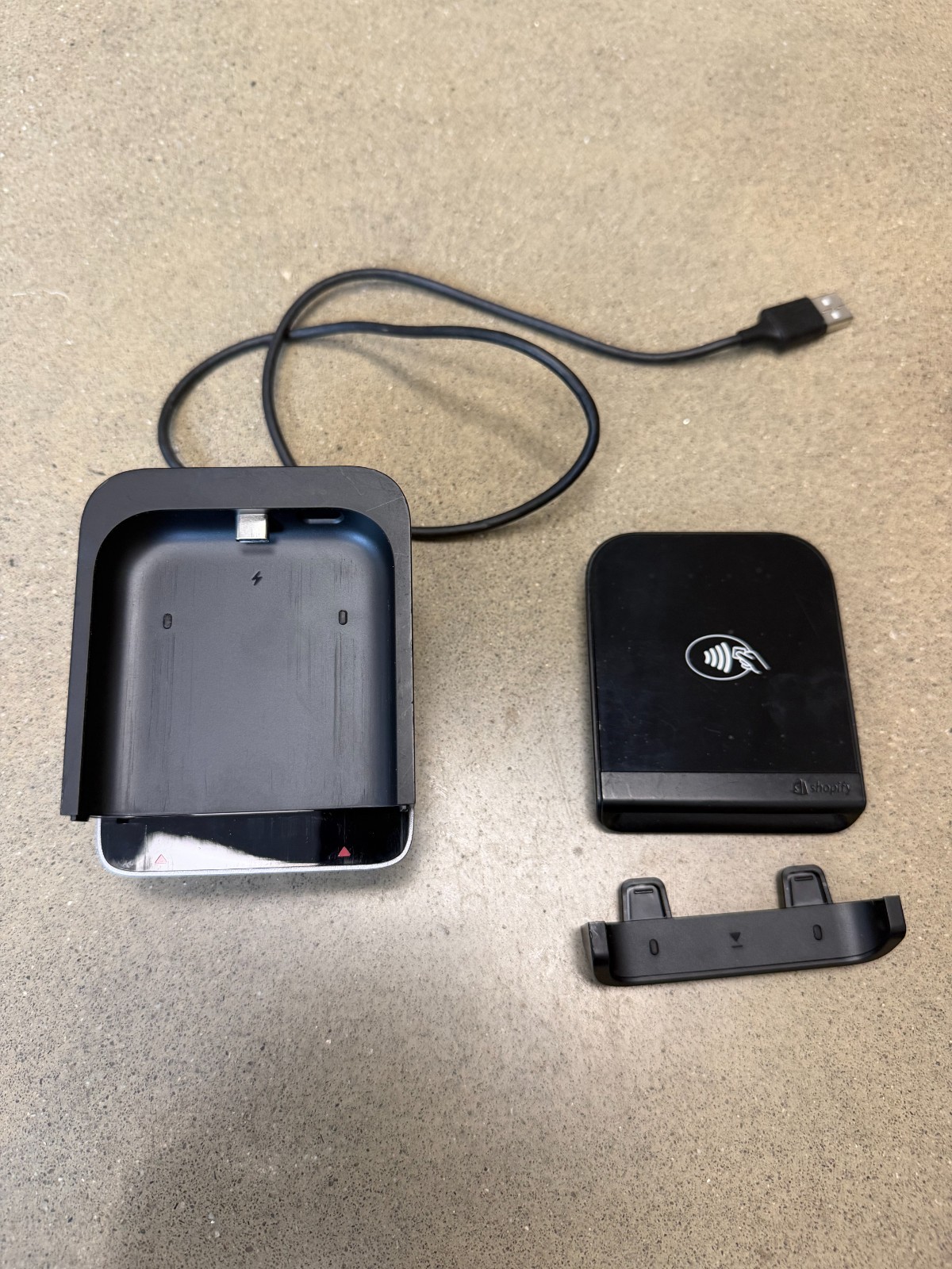 Shopify Tap & Chip S1801 Card Reader With Dock S1802 Sold As Is C5